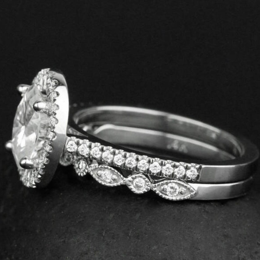 Oval Diamond Women's Ring Set