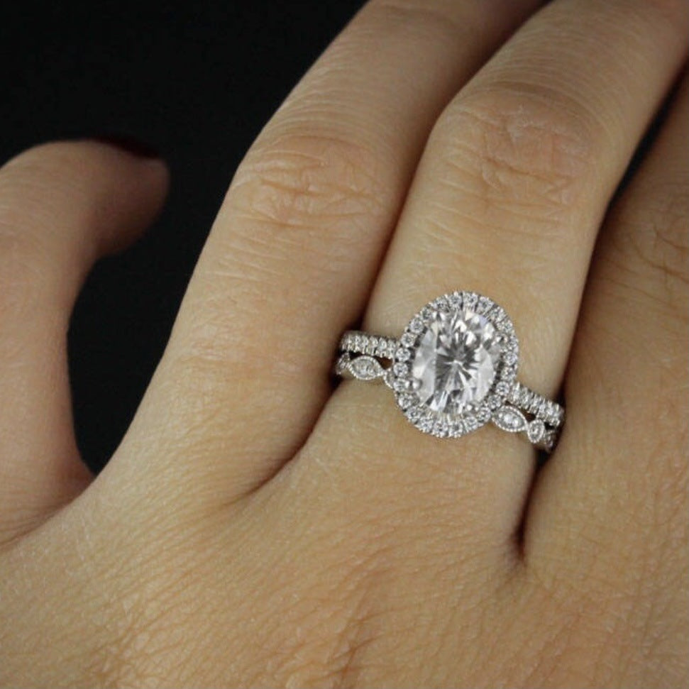 Oval Diamond Women's Ring Set