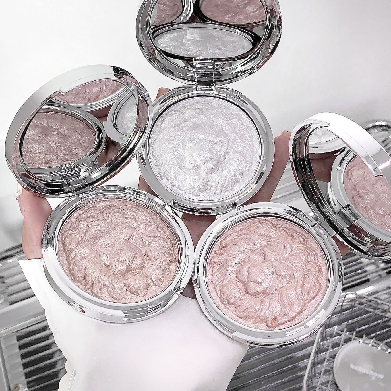 Women's Atmosphere Highlight Beauty Makeup